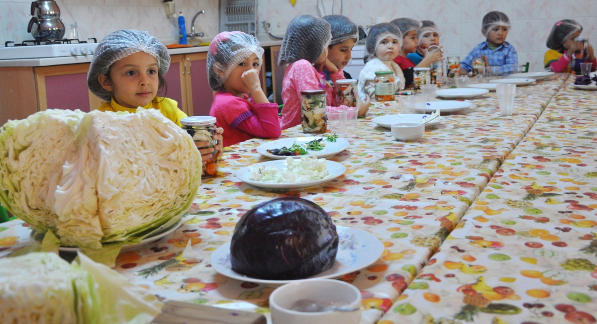 Minik Öğrencilere Uygulamalı Turşu Dersi