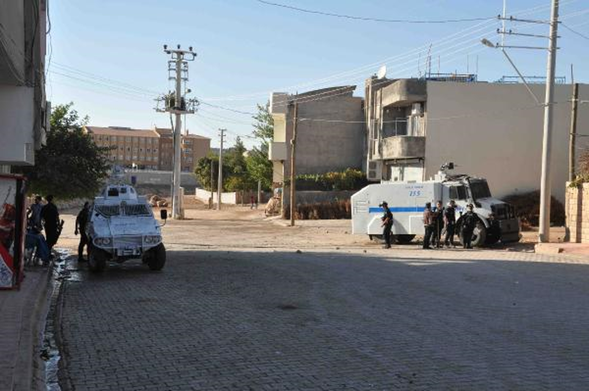 Nusaybin\'de İzinsiz Gösteriye Polis Müdahale Etti, Olaylar Çıktı