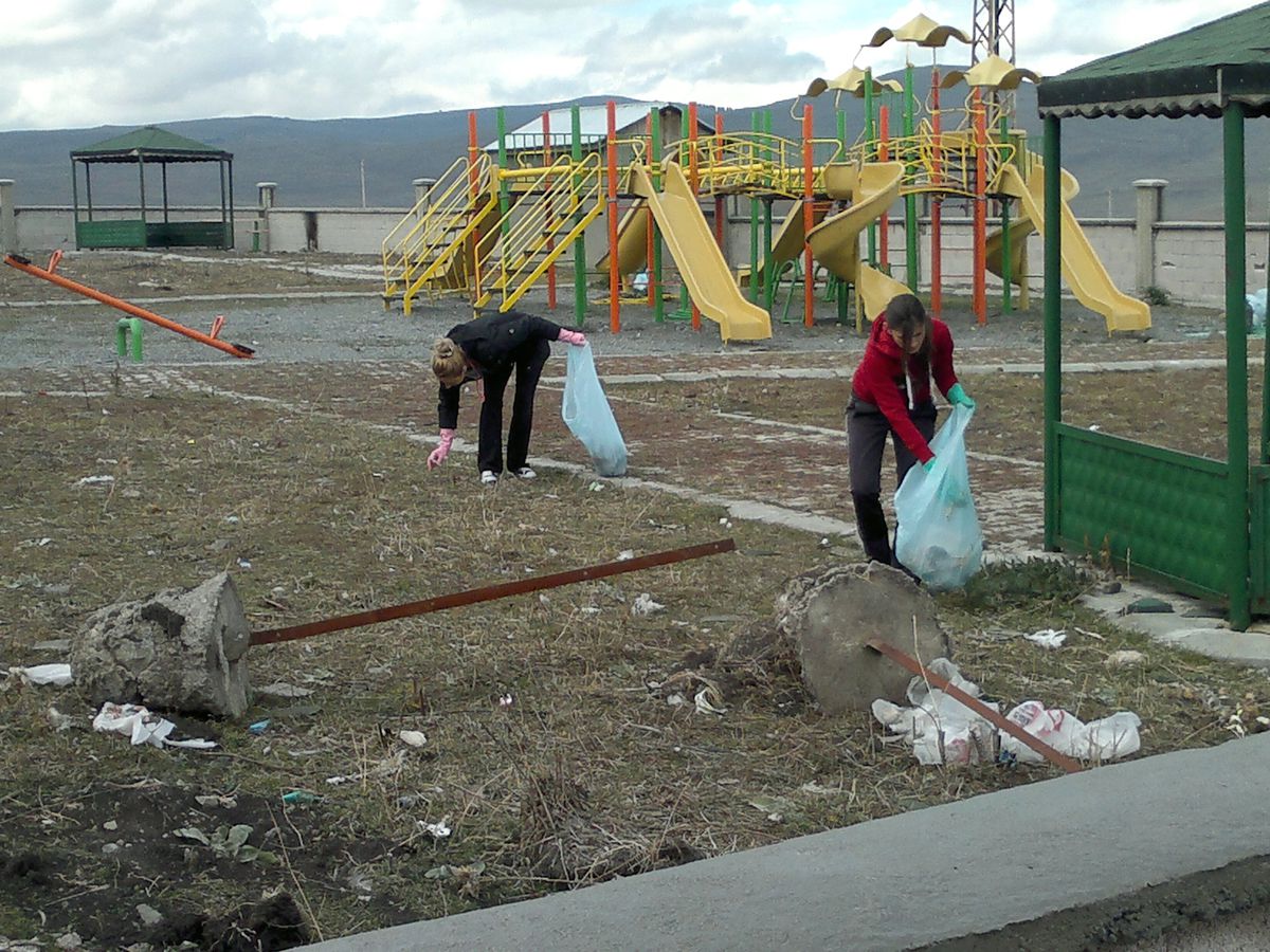 Öğretmenlerden Gönüllü Temizlik