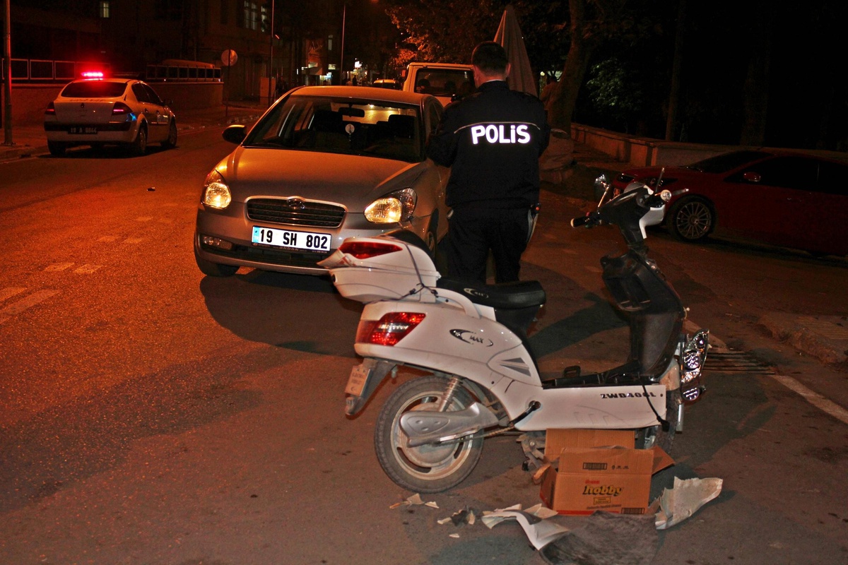 Otomobil Akülü Bisiklete Çarptı: 1 Yaralı