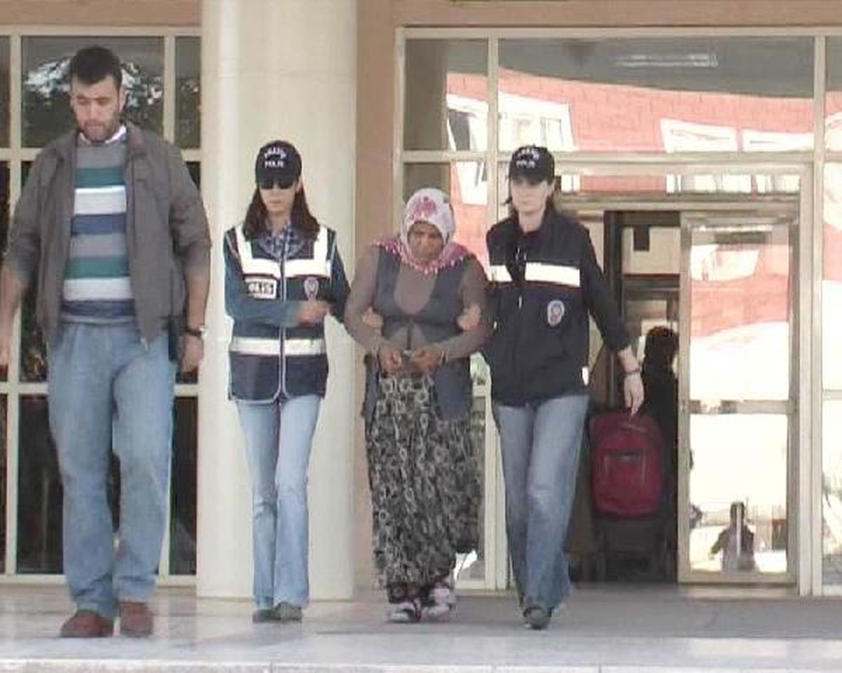 Polisin Evine Hırsızlık İçin Girdi, Suçüstü Yakalandı
