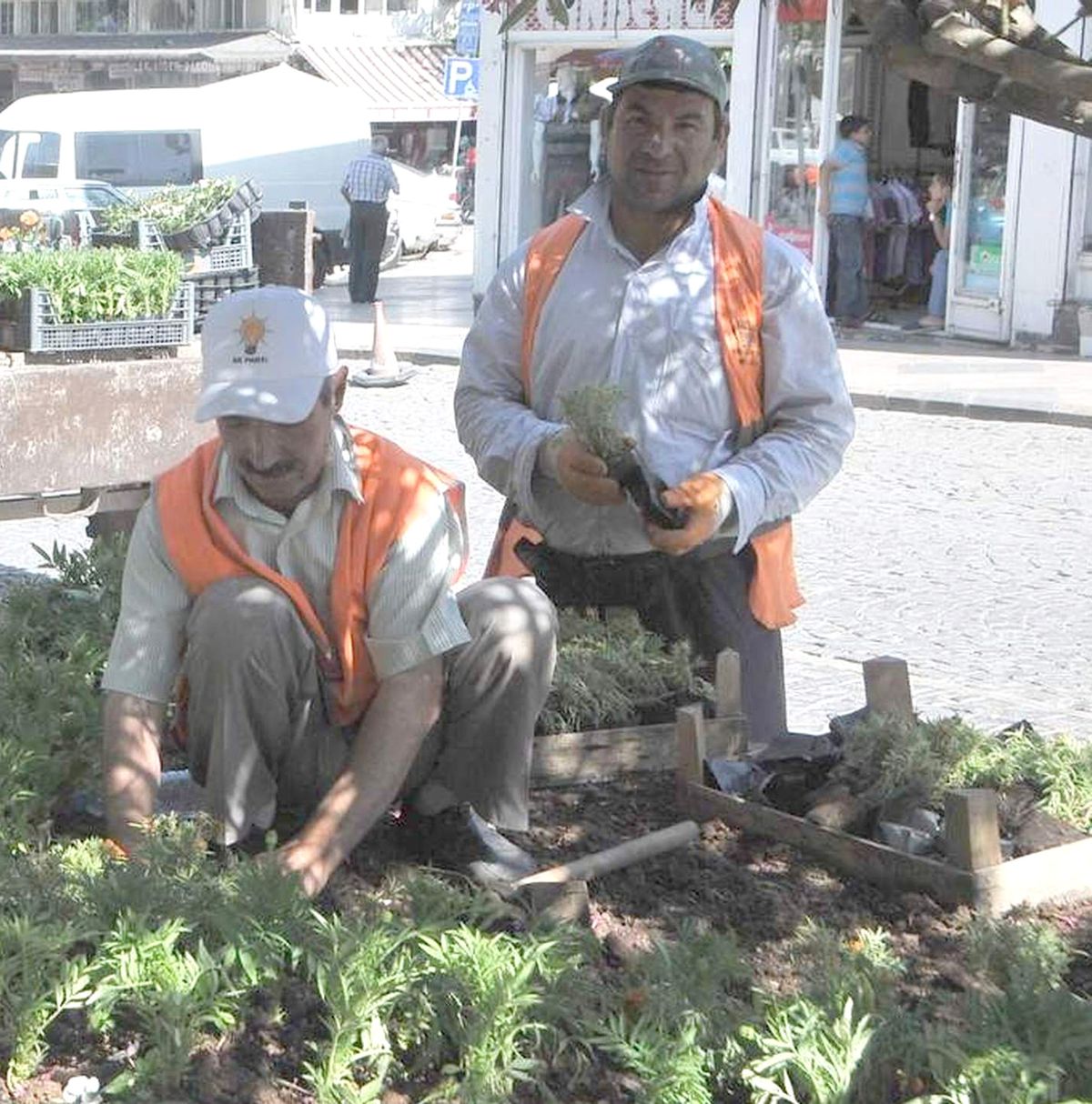 Şanlıurfa Çiçeklerle Güzelleşiyor