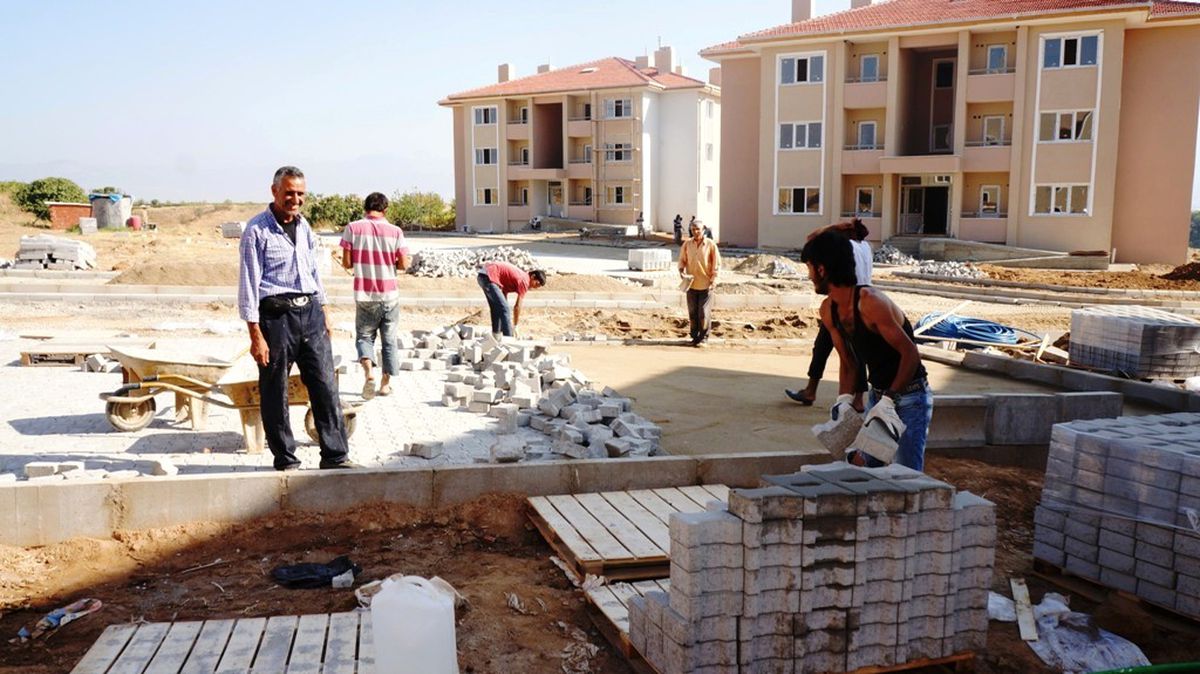 Sarıgöl\'de TOKİ Evleri Tamamlanıyor