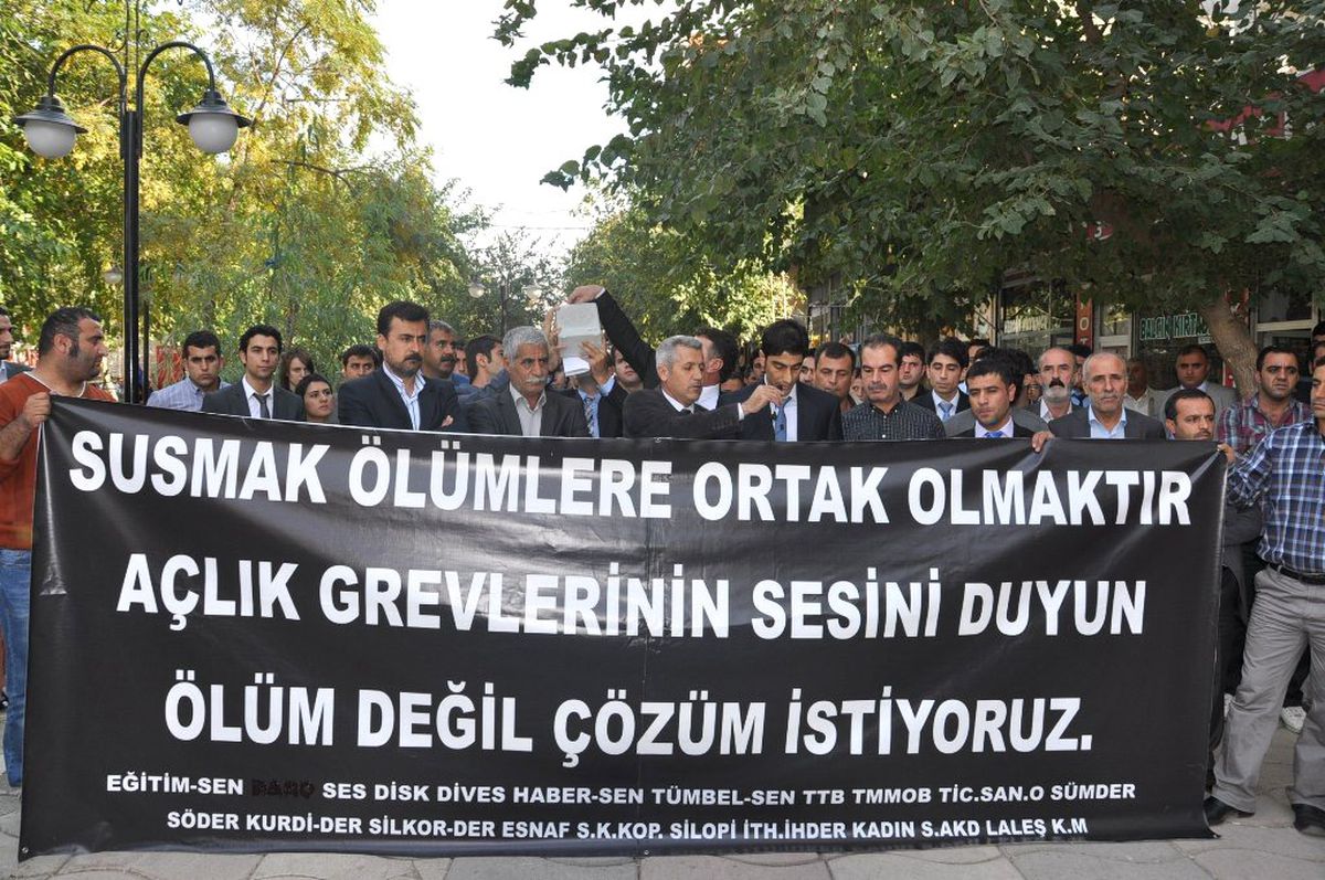 Silopi\'de Stk\'lardan Açlık Grevine Destek