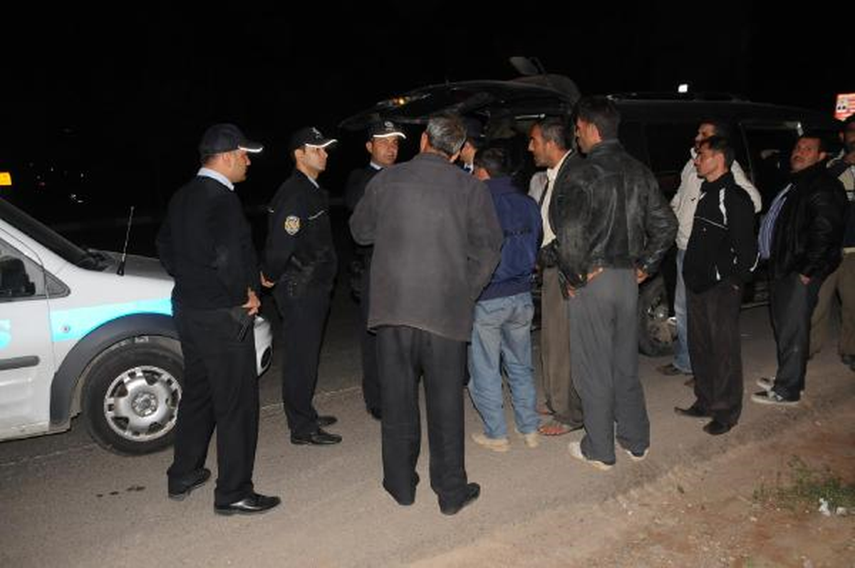 \'Şüphe\' Üzerine Durdurulan Minibüsten 8 Suriyeli Çıktı