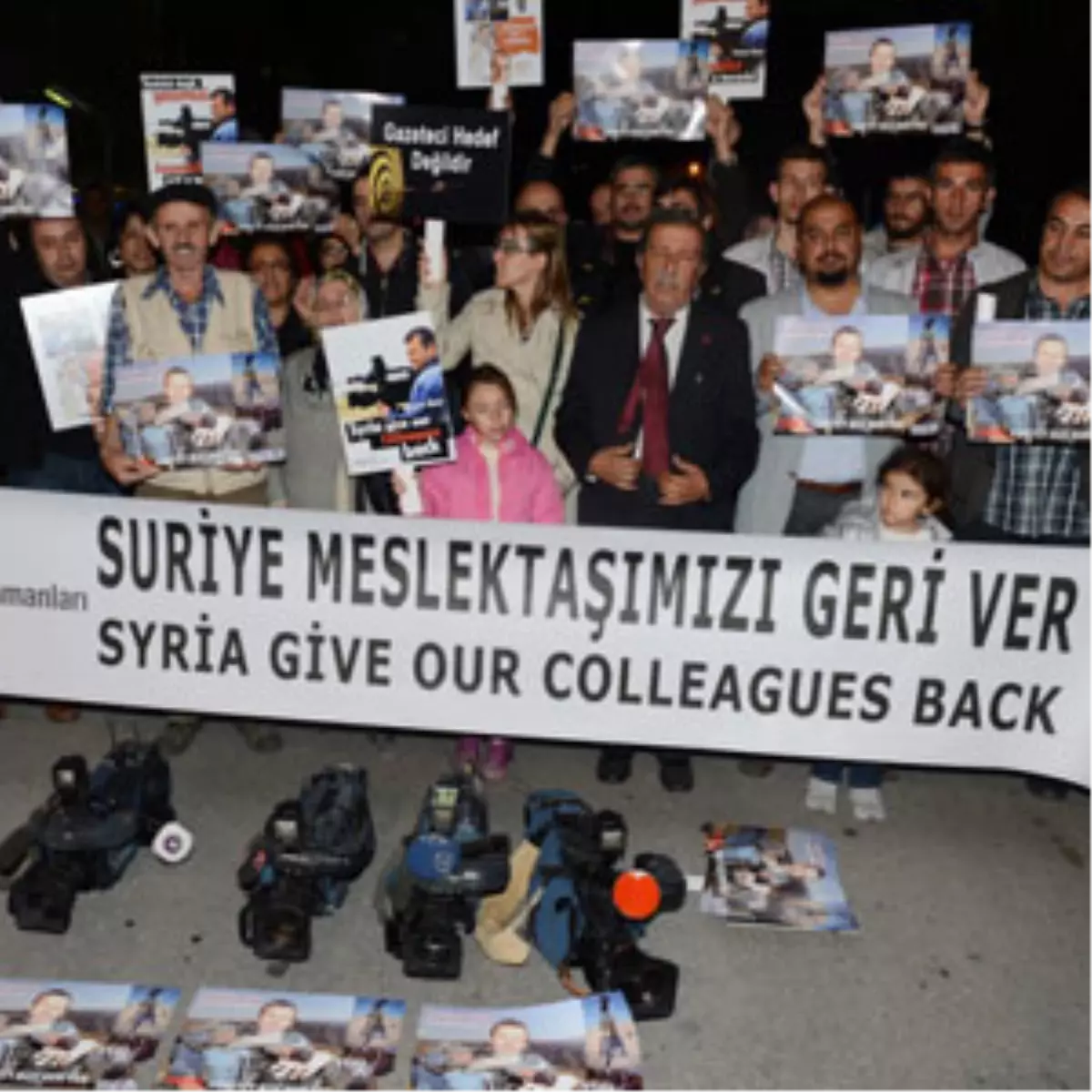 Suriye\'de Tutuklu Bulunan Gazeteciler