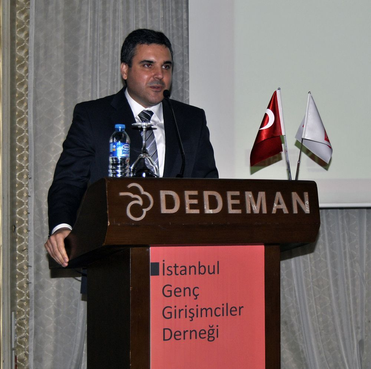 Türkiye\'nin Notu "Yatırım Yapılabilir" Seviyede