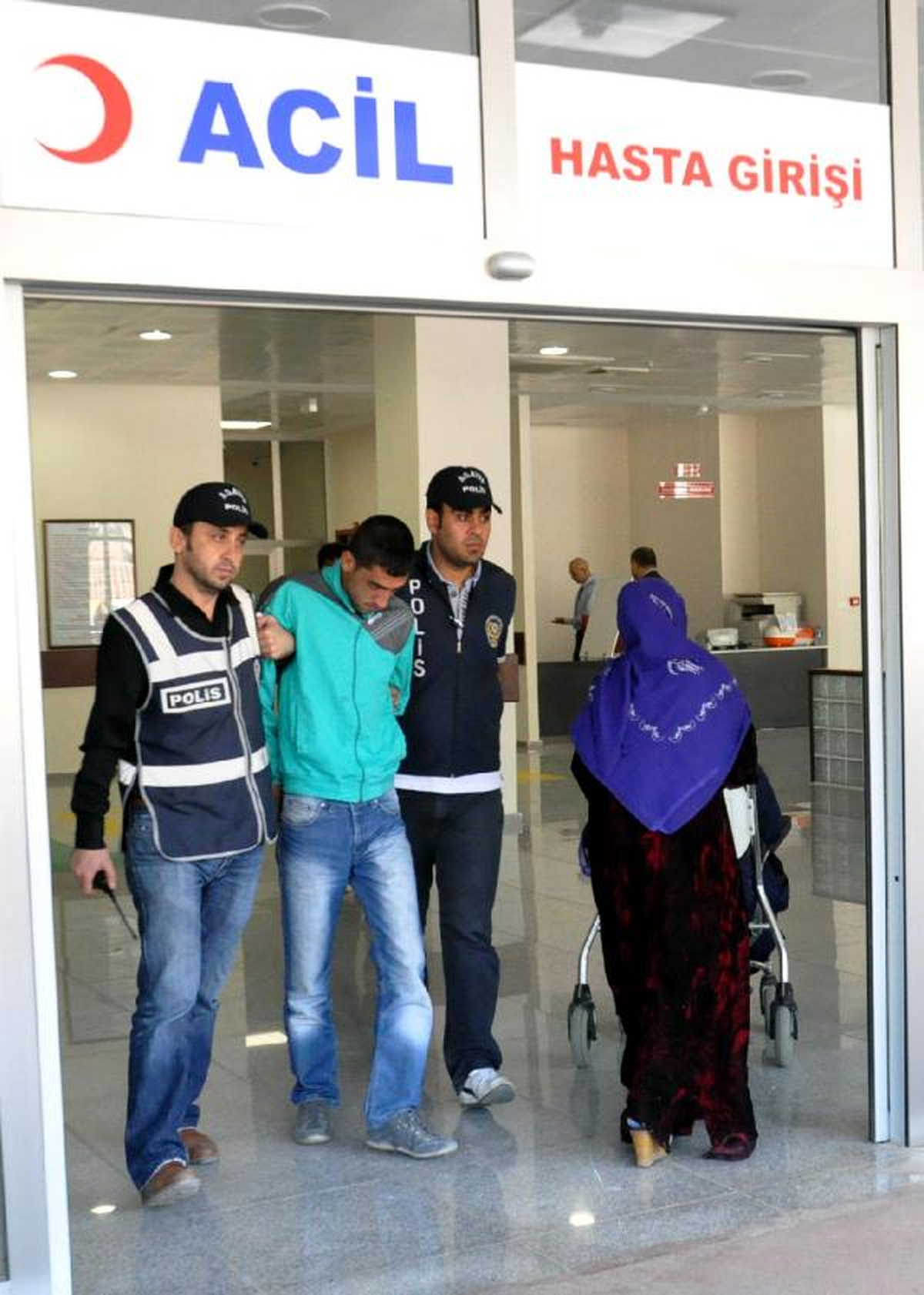 Üniversiteli Kızlara Kapkaç Yapan Genç Yakalandı