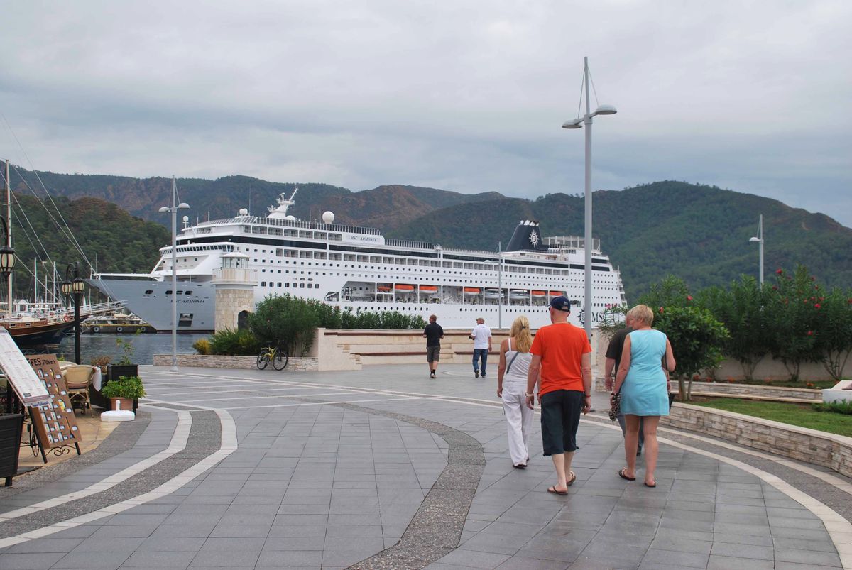 Yolcu Gemisi \'Msc Armonia\' İlk Kez Marmaris\'te