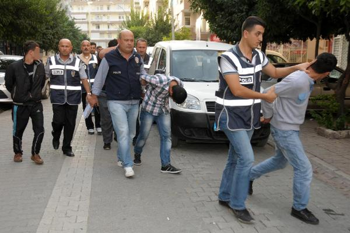 15 Yaşındaki Kızı 2 Yıl Boyunca Otoyolda Pazarlamışlar