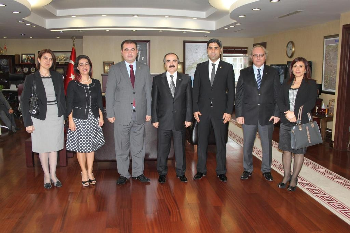 Adana Barosu\'nun Yeni Yönetiminden Vali Coş\'a Ziyaret