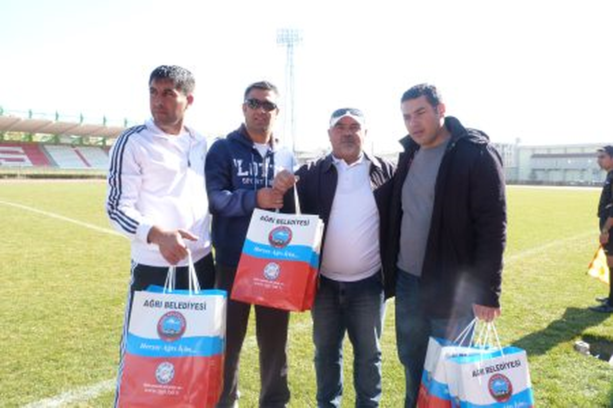 Ağrı Belediyesinden Futbola Destek
