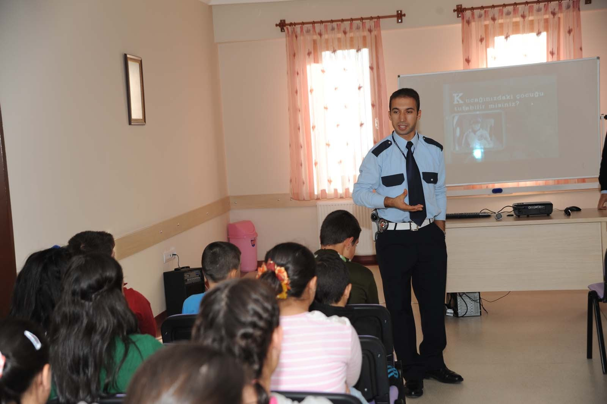 Altındağlı Gençlere Güvenli Trafik Semineri Verildi