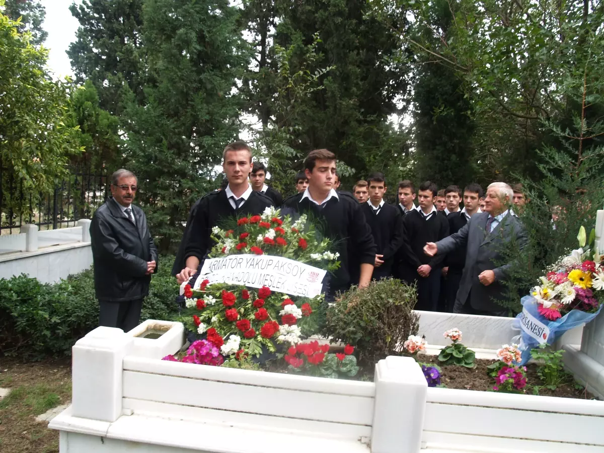 Armatör Yakup Aksoy Mezarı Başında Anıldı