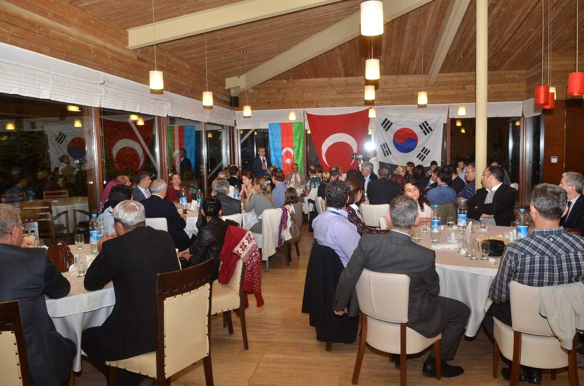 Başkan Zolan\'dan Bilim Adamlarına Yemek
