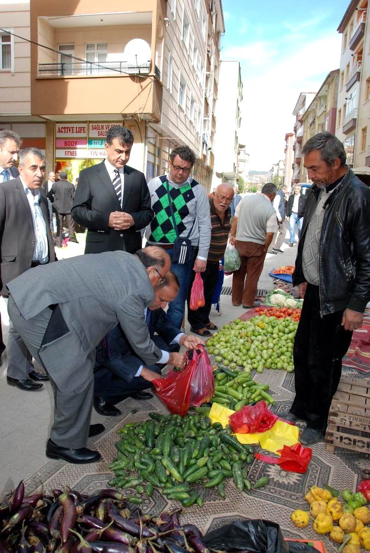 Belediye Başkanı\'nı Gören Pazarcı Kadın İsyan Etti