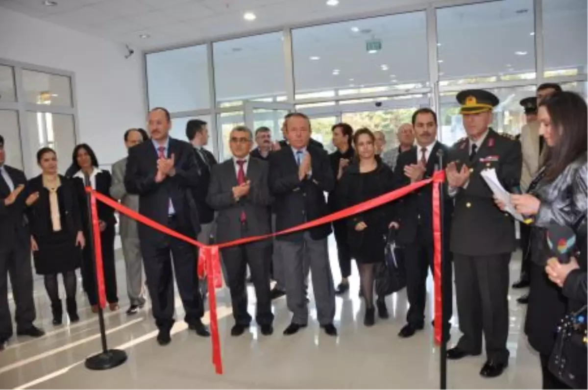 Cezaevi Fabrika Gibi Çalışıyor