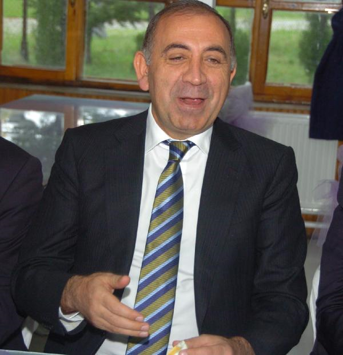 CHP\'li Tekin: Eski Siyasi Üslubu Arıyorum