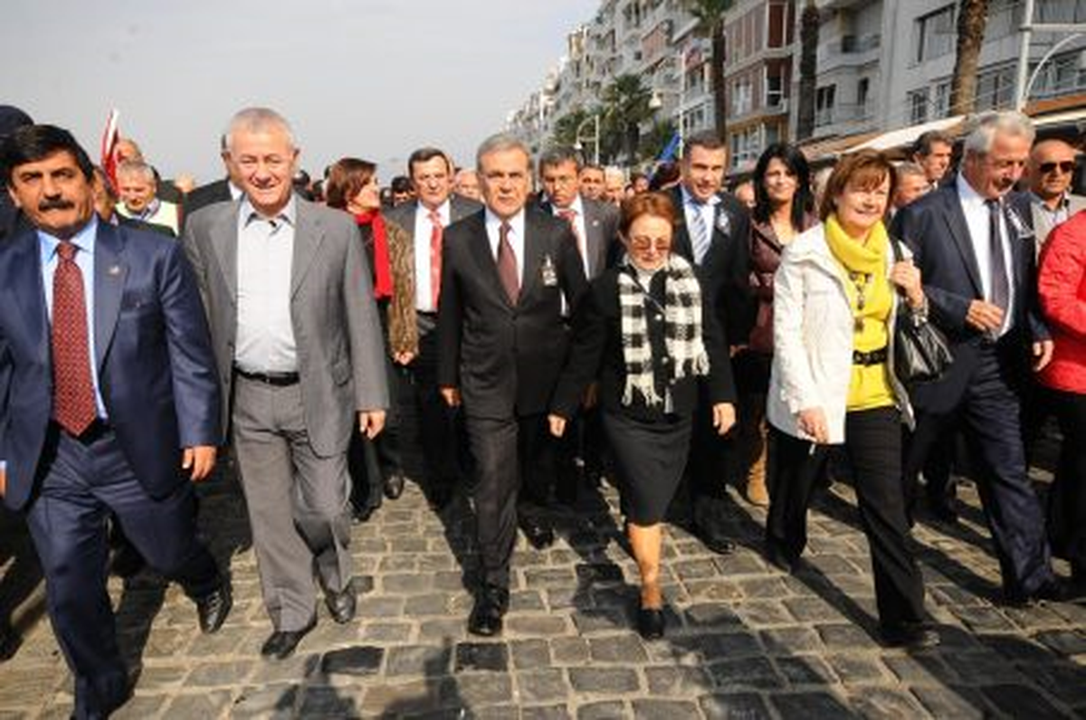 Cumartesi Alsancak\'ta Buluşalım