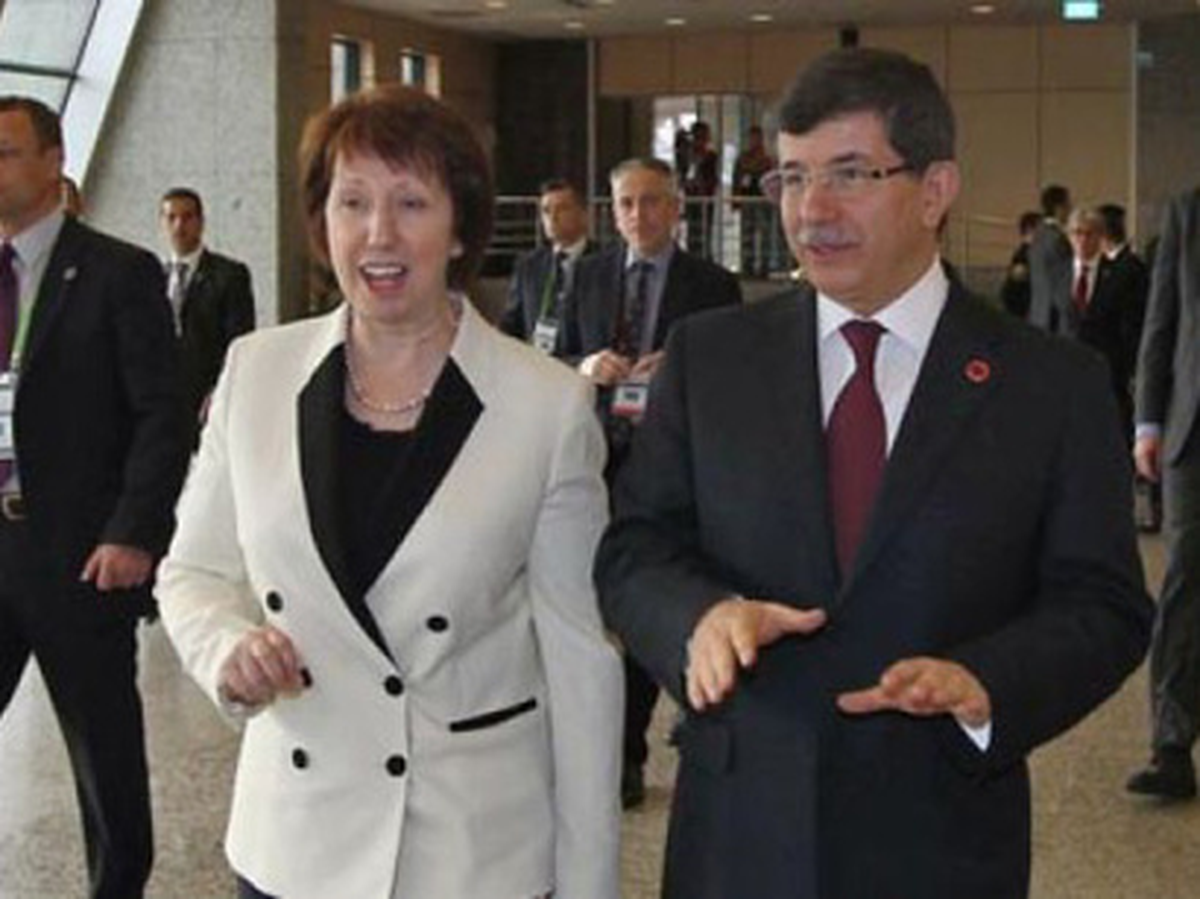 Dışişleri Bakanı Davutoğlu, Ashton ve Füle\'yle Görüştü