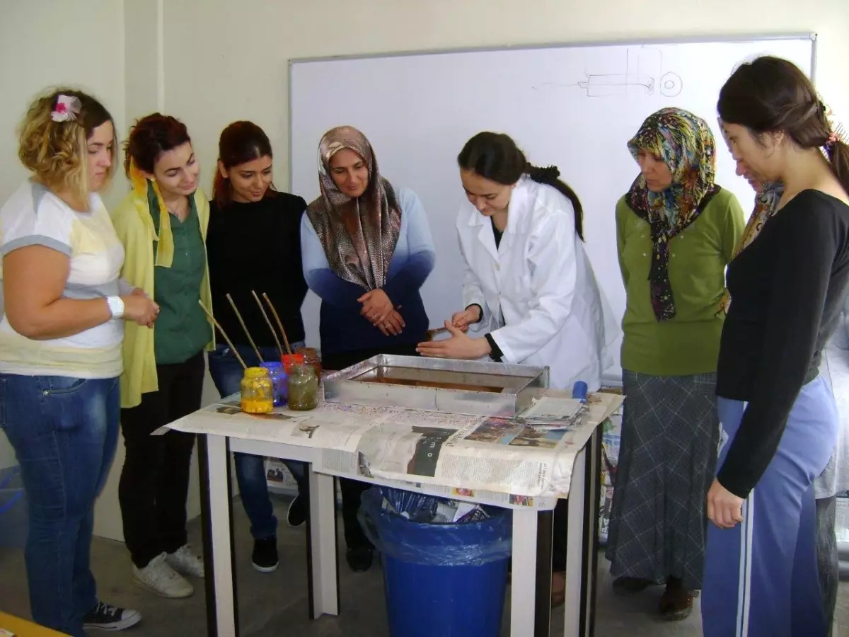 Gediz\'de Ebru Sanatı Kursuna Büyük İlgi