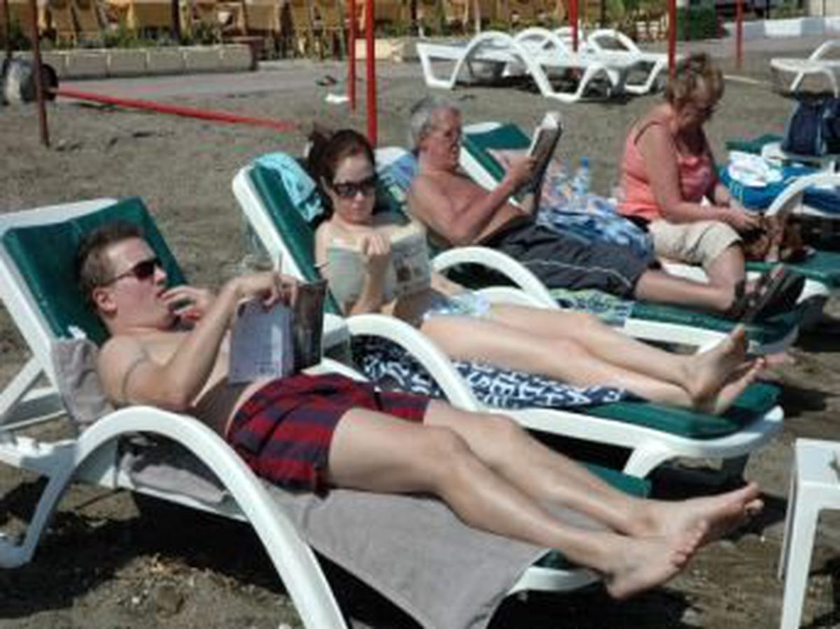 İngiliz Turistler Tatilde de İnternet Kullanmak İstiyor