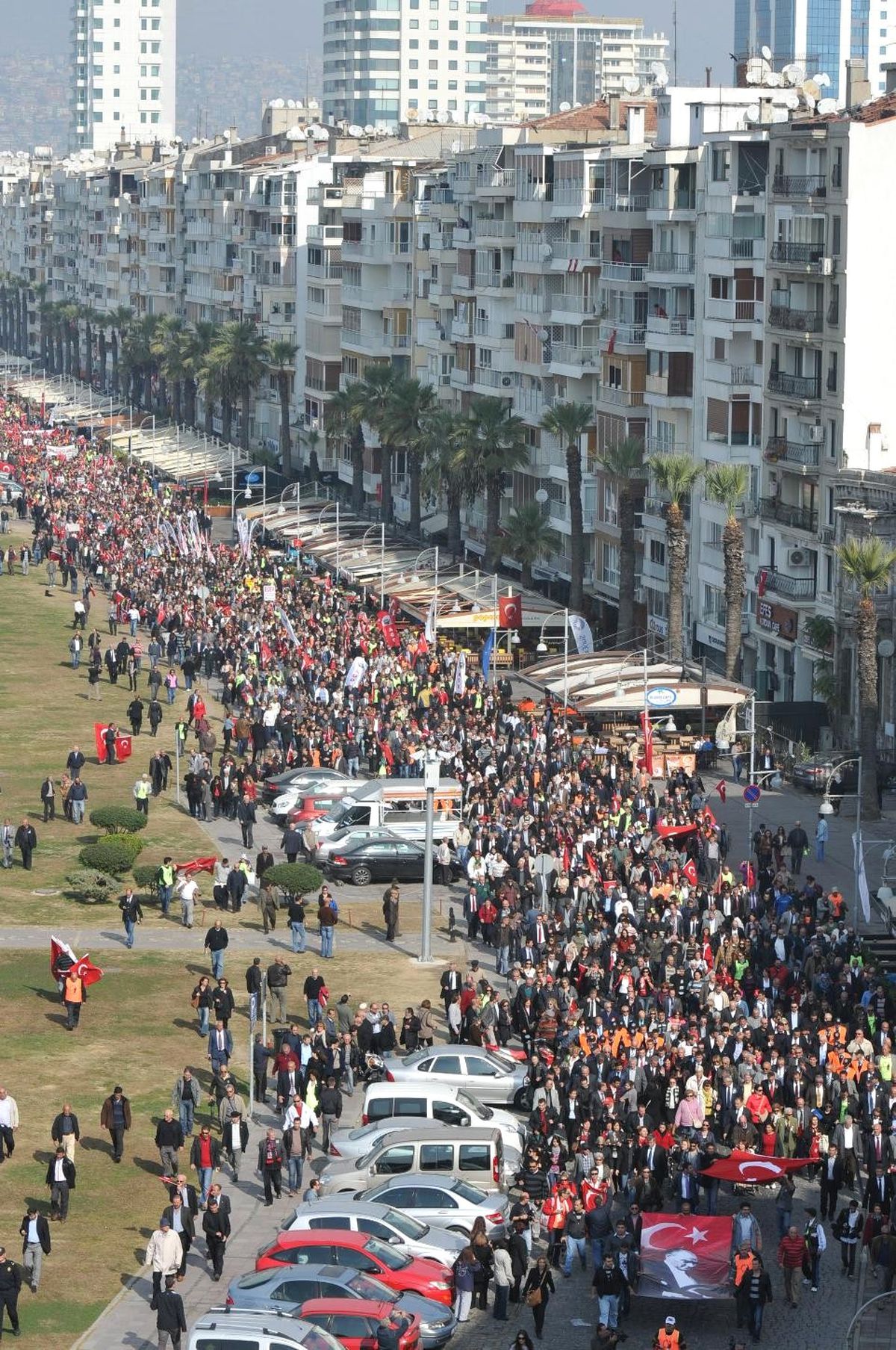 İzmirliler Ata\'yı "Saygı Yürüyüşü" ile Anacak
