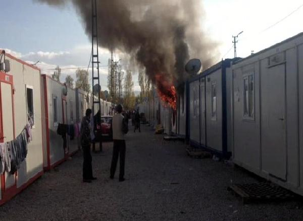 Konteyner Çıkan Yangında Kullanılamaz Hale Geldi