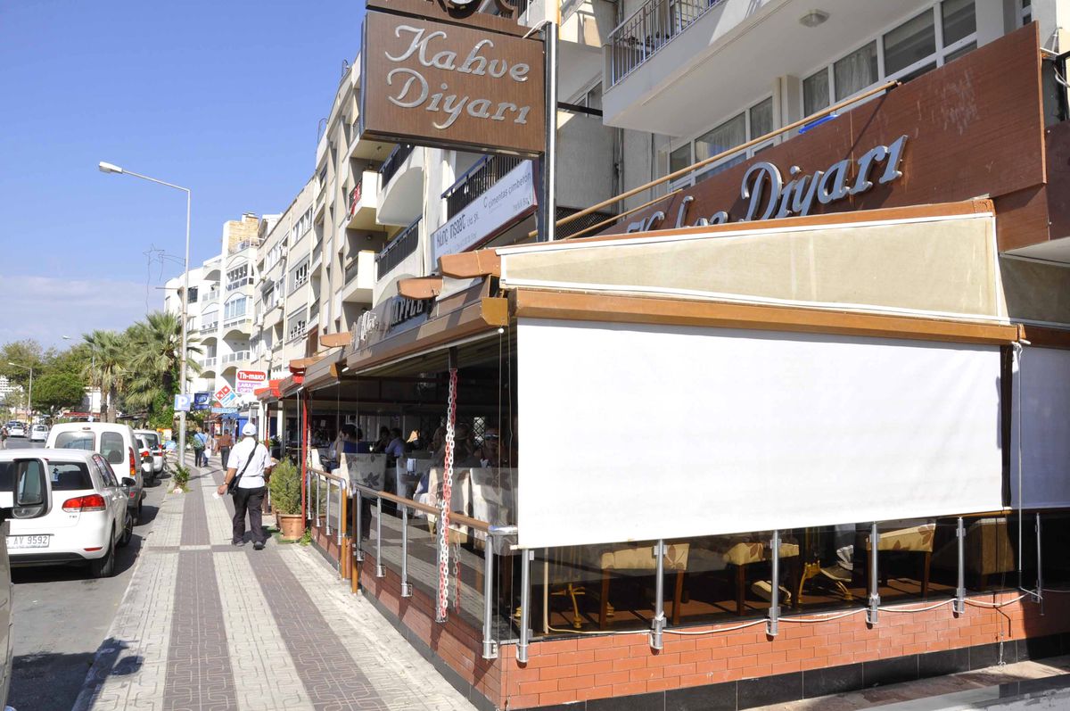 Kuşadası\'nda Tente ve Camekanlara Standart