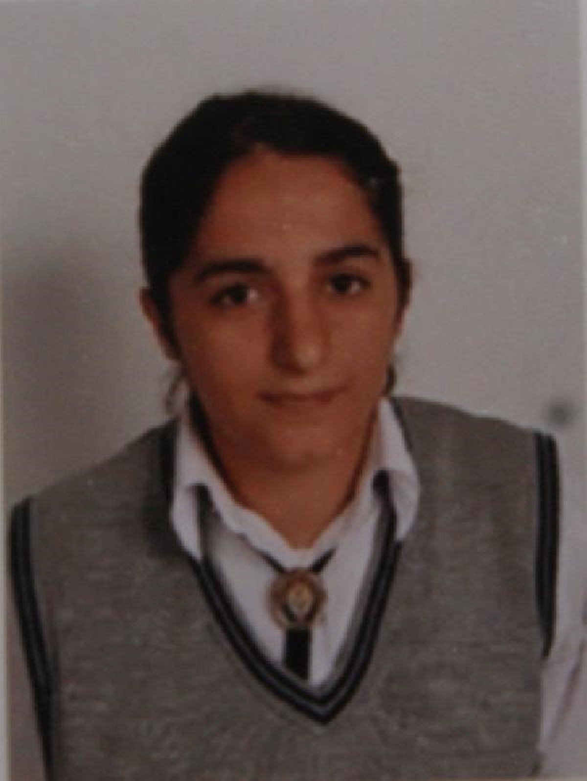 Liseli Genç Kız Sırlarıyla İntihar Etti