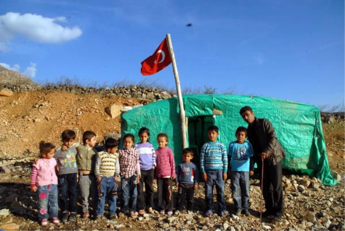 Naylon Çadırdaki Öğrencilerin Velileri Taşımalı Sistemi Kabul Etmedi