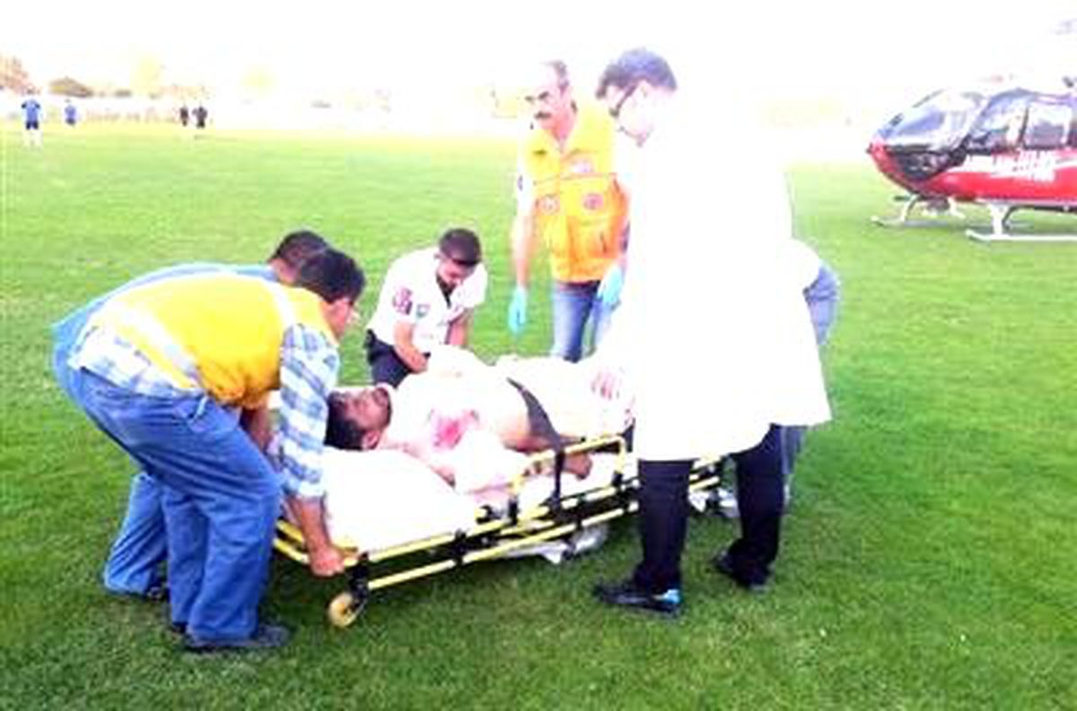 Patoz Makinasına Kolunu Kaptıran Çiftçi Ambulans Helikopterle Sevk Edildi