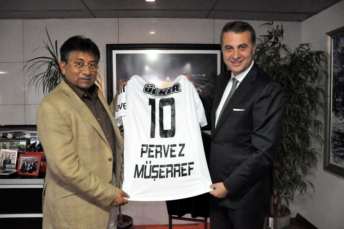 Pervez Müşerref\'ten Beşiktaş\'a Ziyaret