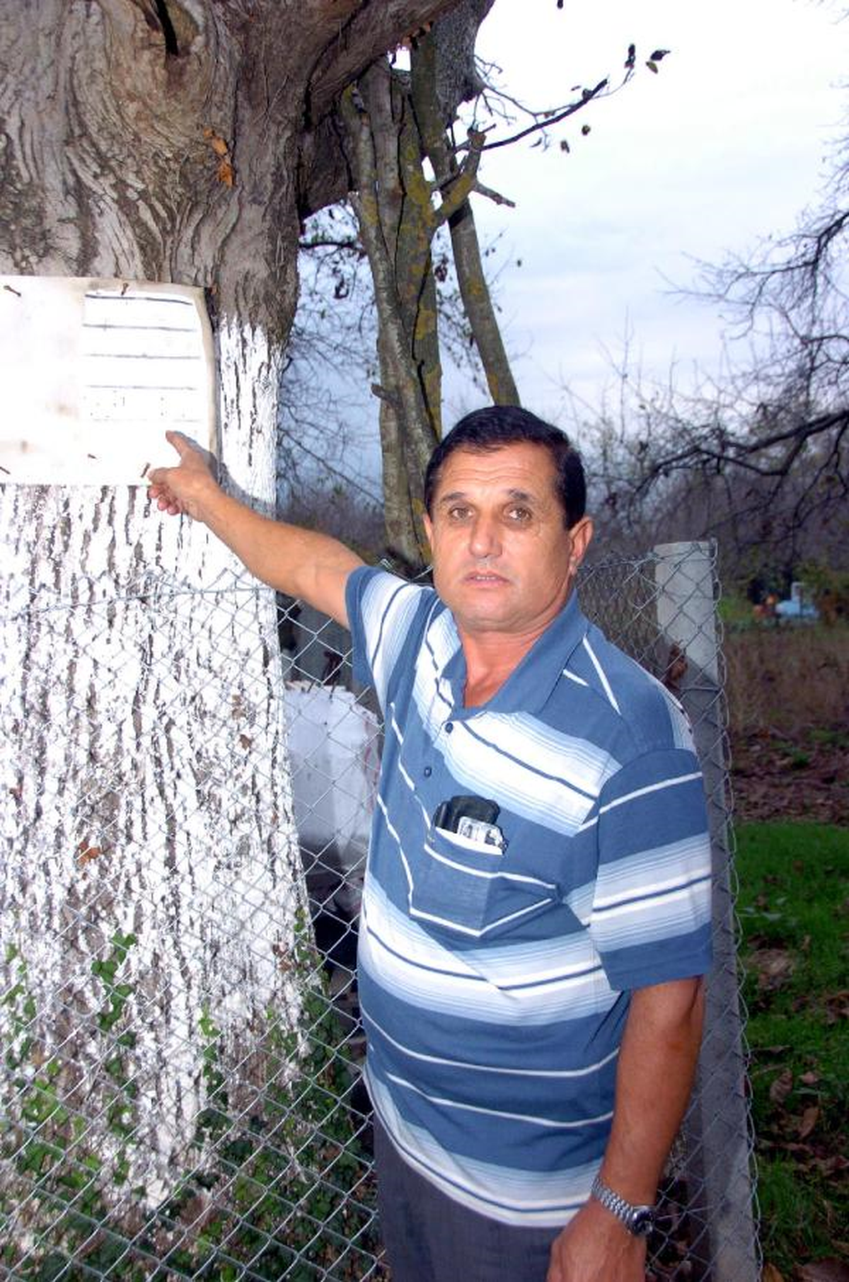 50 Yıldır Açık Olan Yolu Tel Örgü ile Kapattı