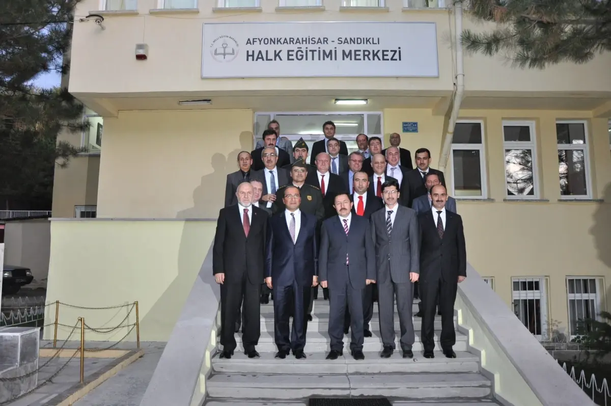 Vali Balkanlıoğlu, Sandıklı\'da İncelemelerde Bulundu