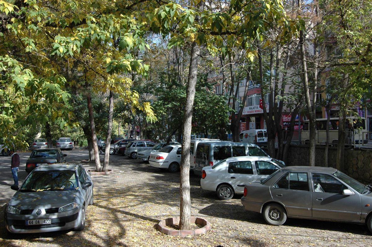Vilayet Parkı Otopark Alanına Döndü