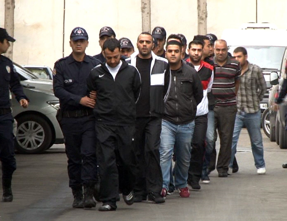 Adana\'da Çete Operasyonu 22 Gözaltı