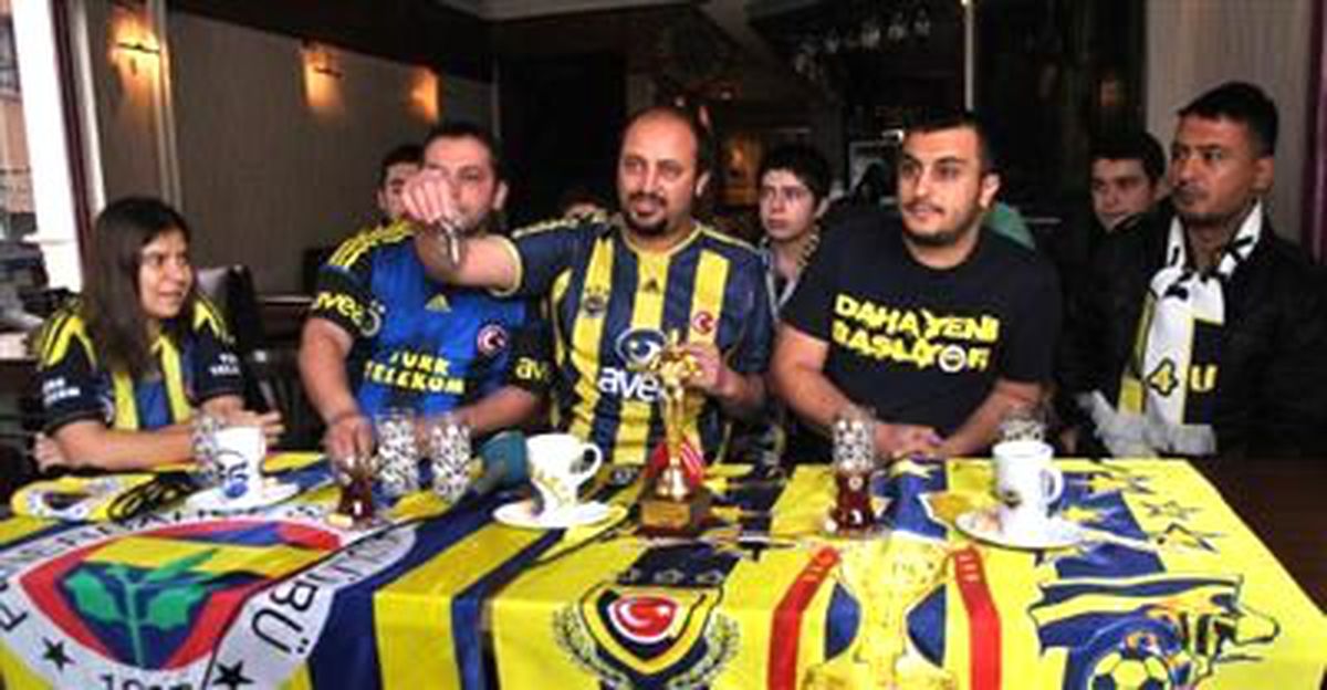 Afyonlu Fenerbahçe Taraftarlarından 'Anket' Tepkisi