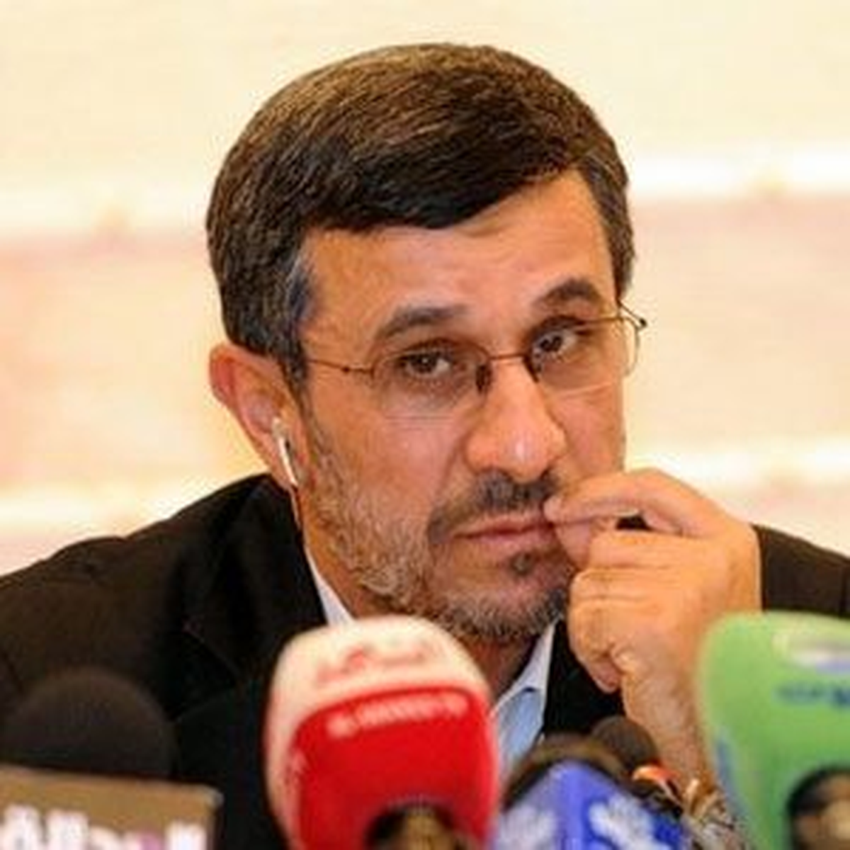 Ahmedinejad Demokrasiyi Tanımladı