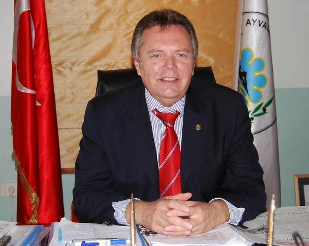 Ayvalık Belediye Başkanı Serbest