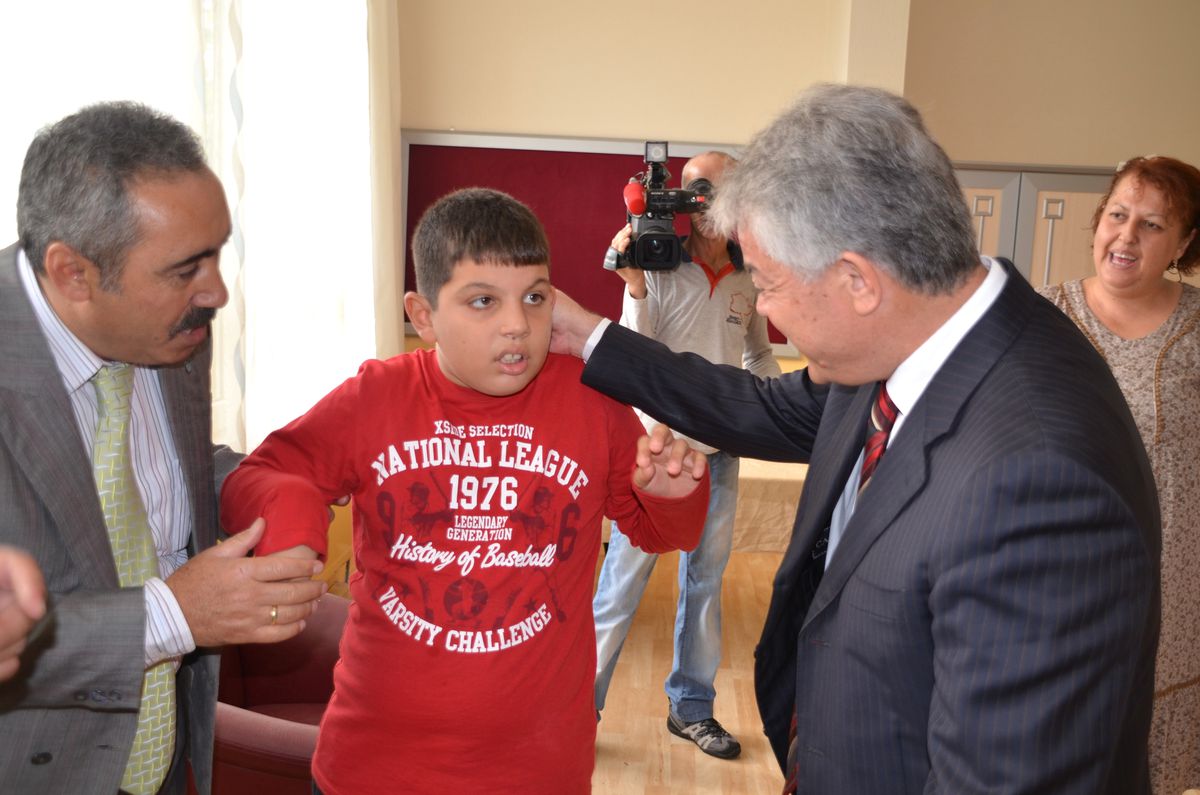 Başkan Acar\'dan Eğitime Anlamlı Destek