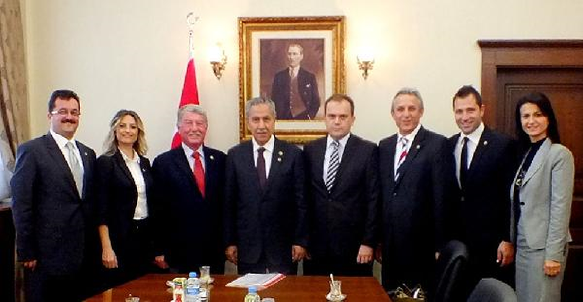 Bülent Arınç\'tan Rumelisiad Ekonomi Zirvesi\'ne Destek