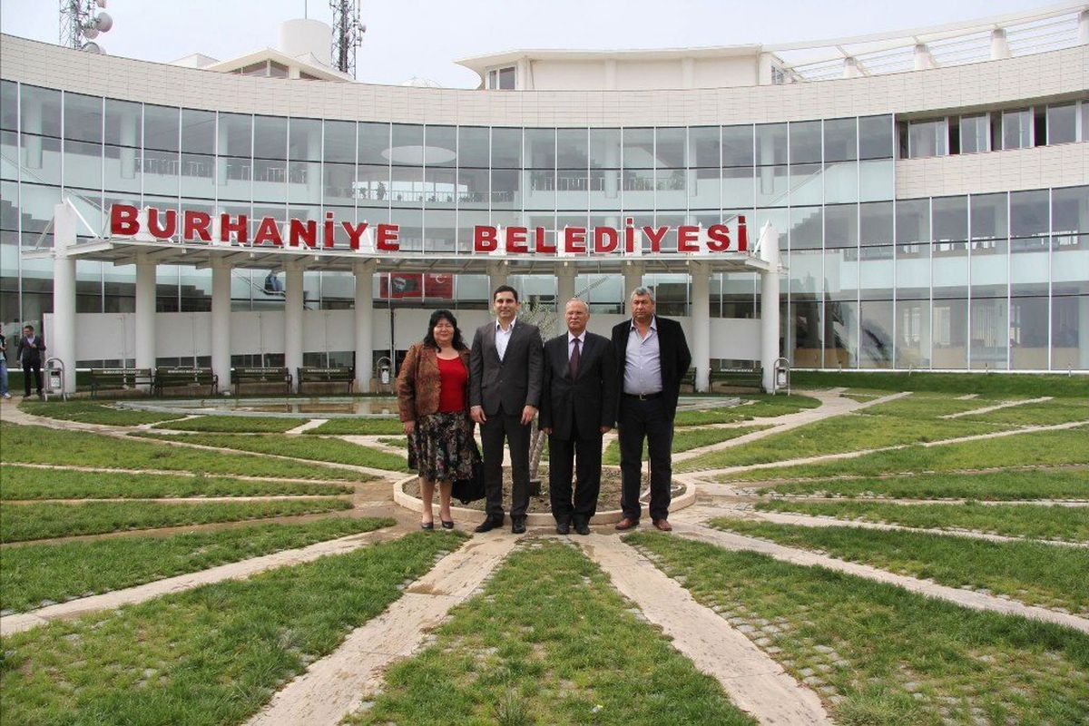 Burhaniye\'nin Romen Konukları