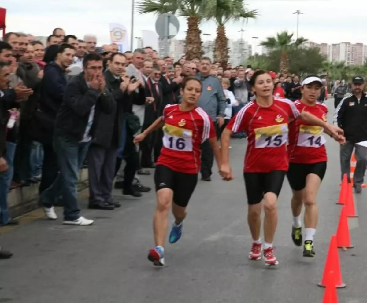 En Hızlı Postacılar İzmir\'de Yarıştı