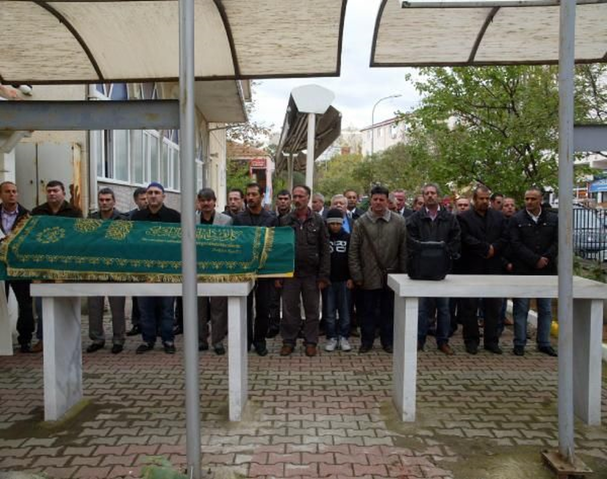 Eşi Tarafından Öldürülen Kadın Son Yolculuğuna Uğurlandı