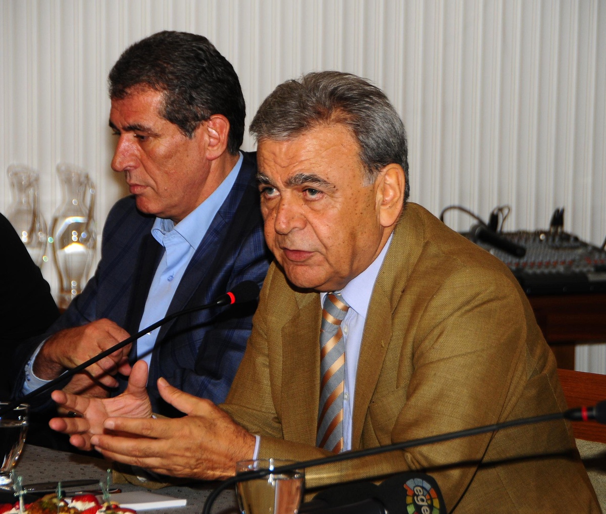 İzmir Belediyeleri "İmece" Usulü Temizlik Yapacak