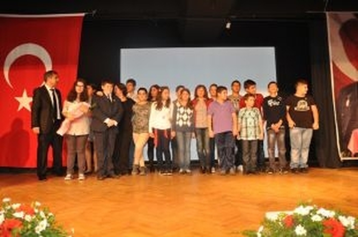 İzmirli Çocuklar Demokrasiyi Çok Sevdi
