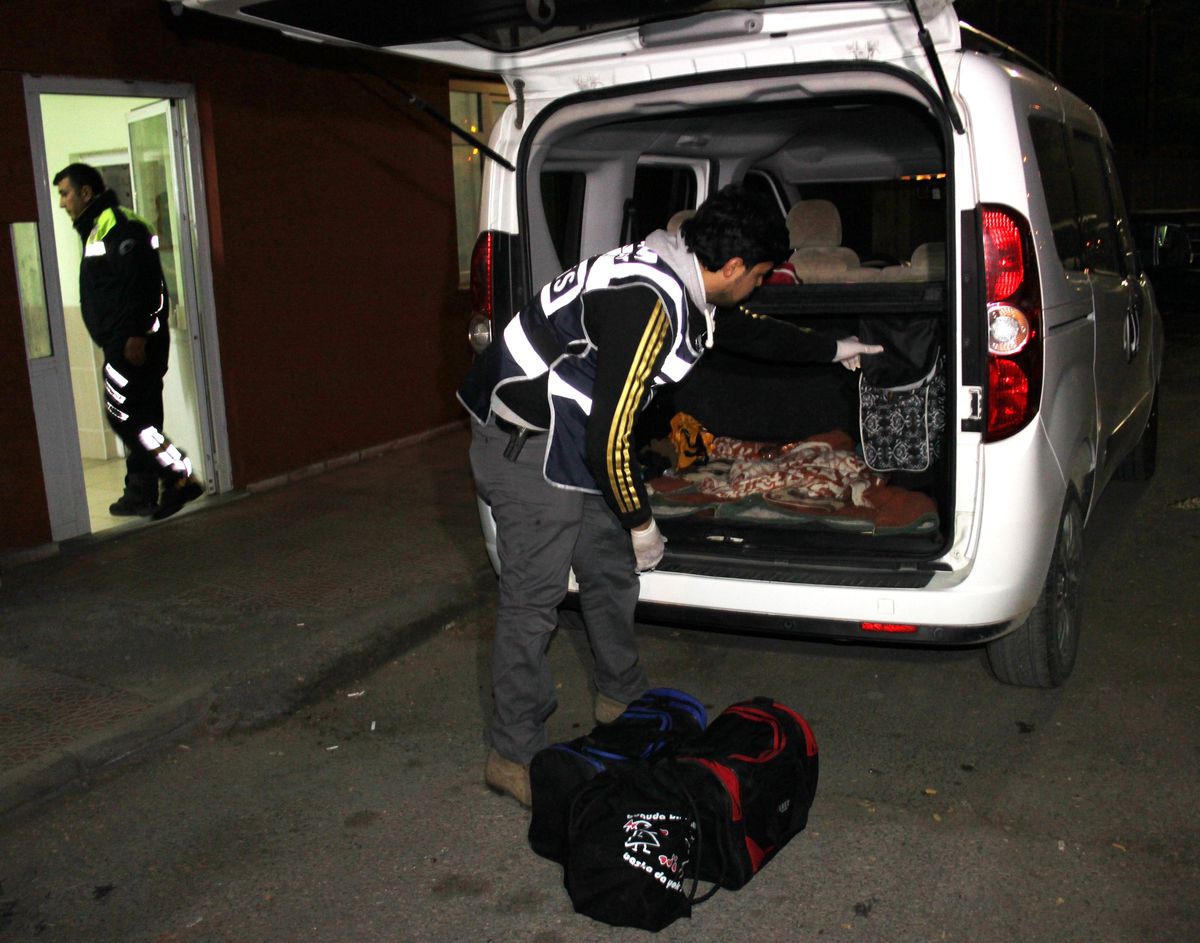 Kamyonetin Bagajından 52 Kilo Eroin Çıktı