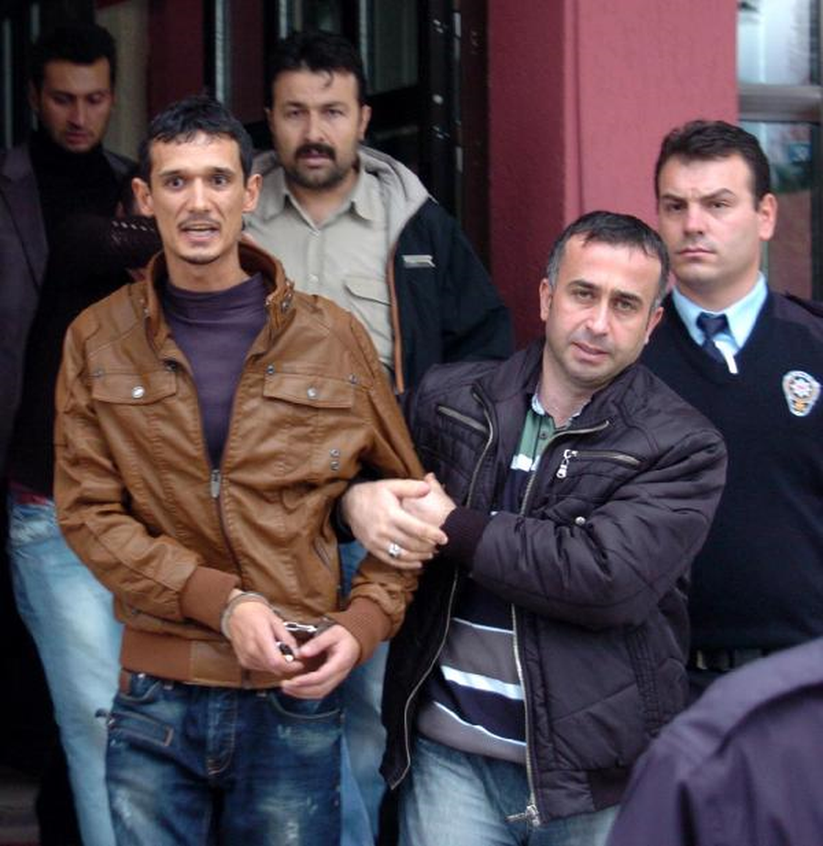 Kız Kardeşini Fuhuşa Sürükledi