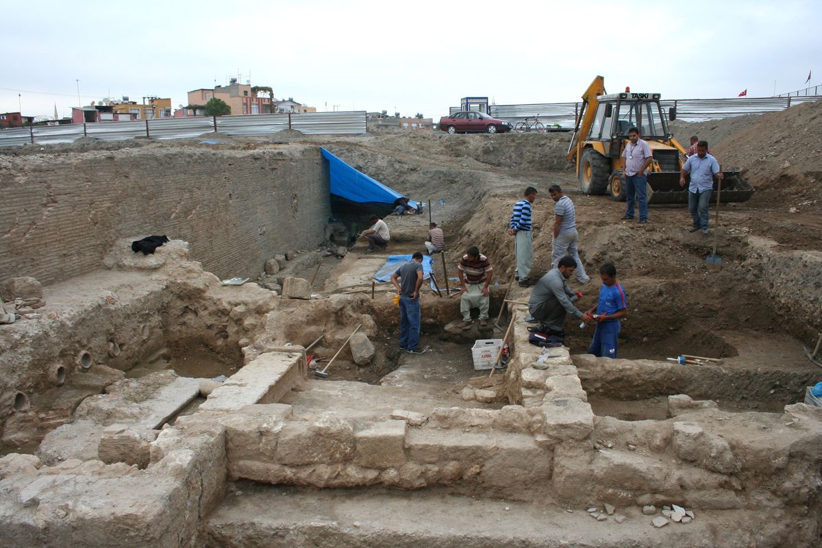 Mersin\'de Erken Roma Dönemine Ait Mozaik Bulundu
